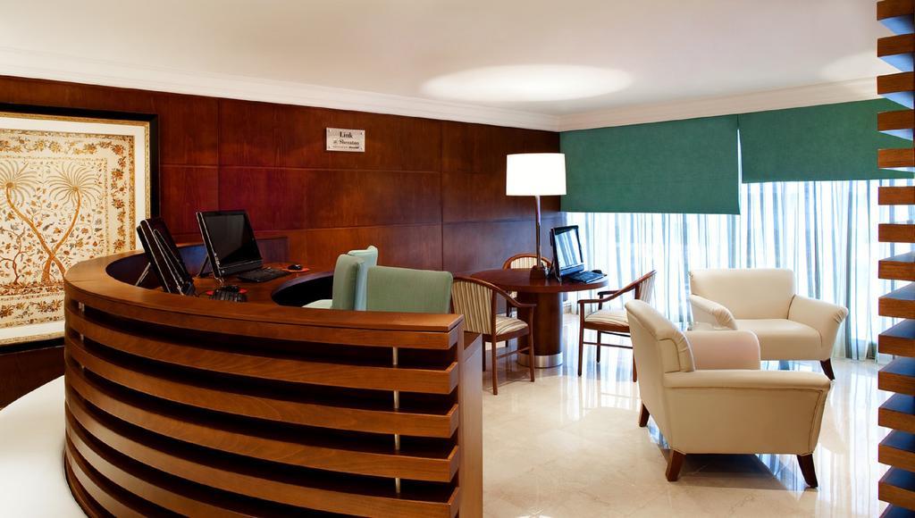 Sheraton Khalidiya Отель
