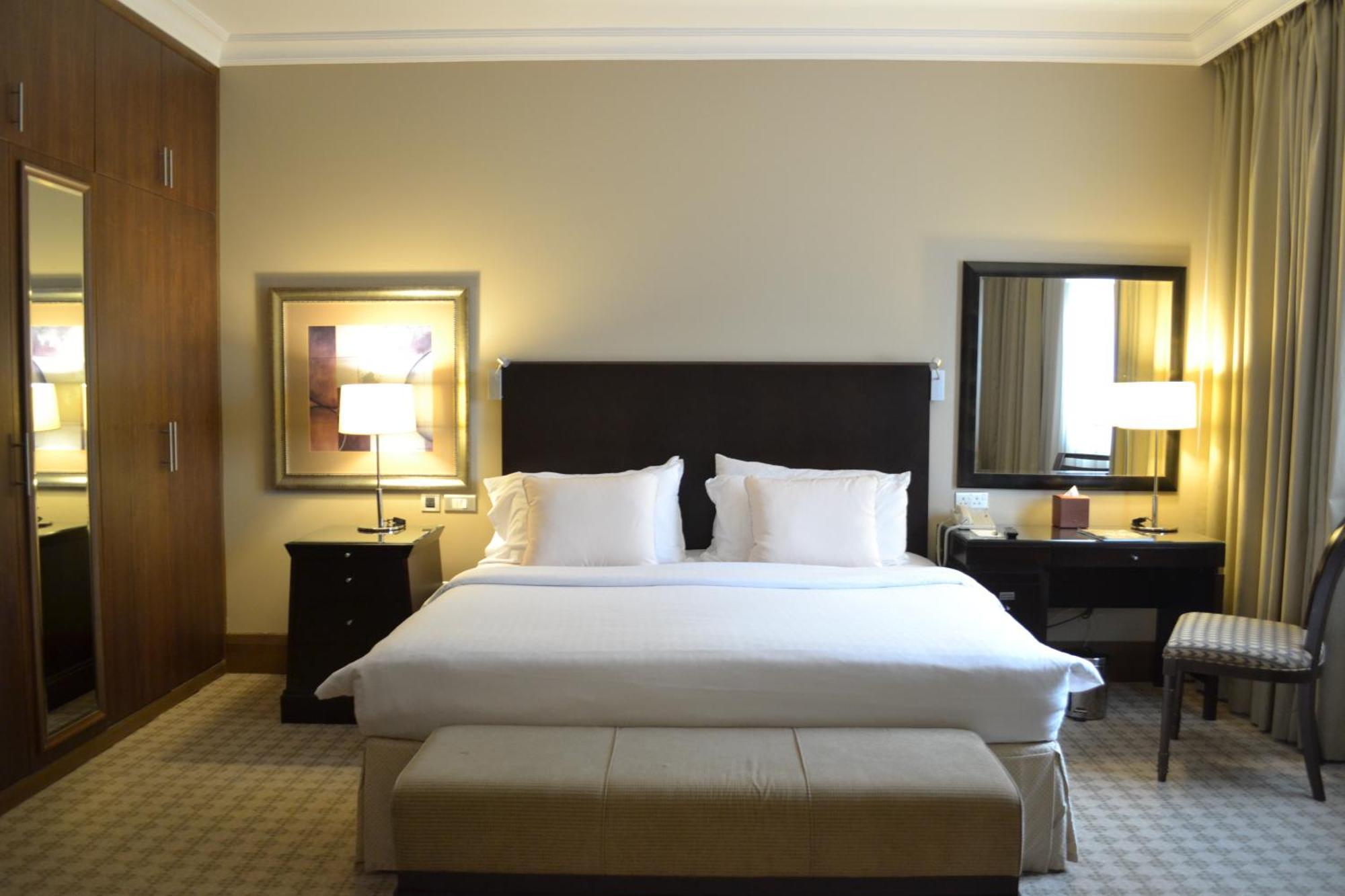 Sheraton Khalidiya Отель Абу-Даби