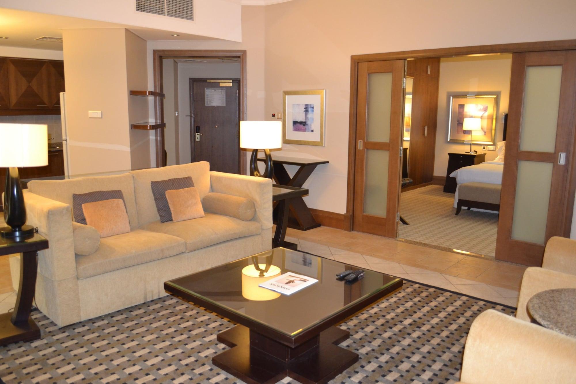 Отель Sheraton Khalidiya 4*