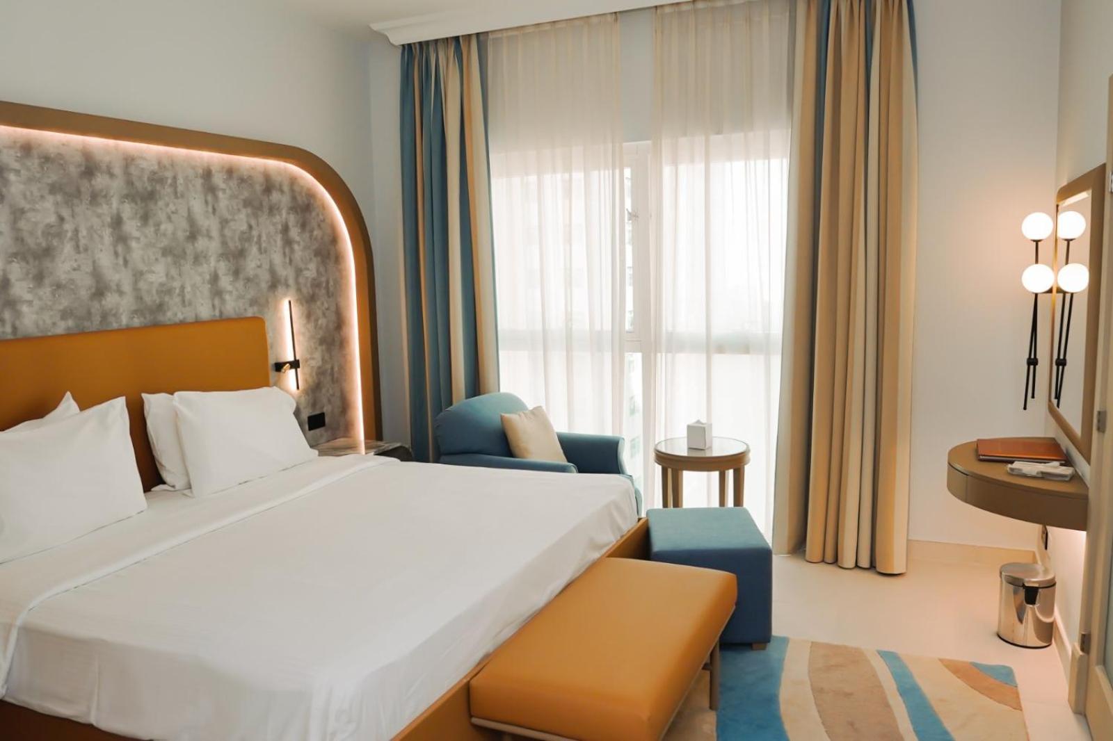 Отель Sheraton Khalidiya 4*