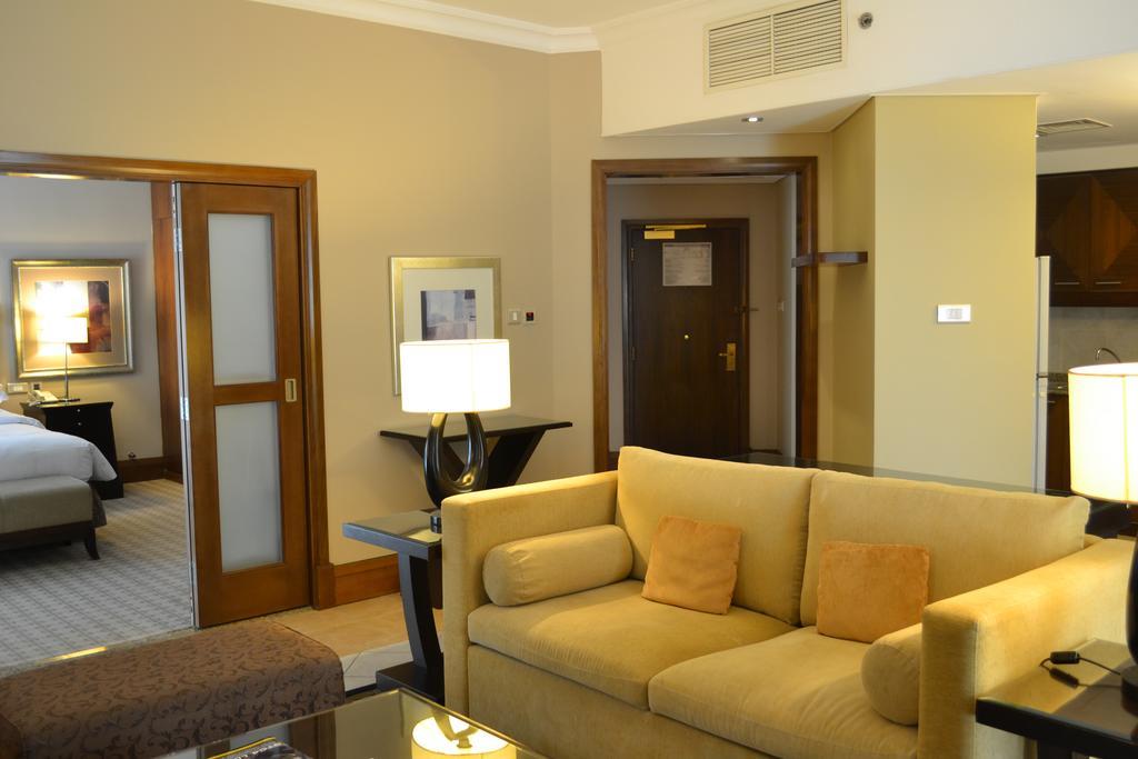 Sheraton Khalidiya Hotel 4*